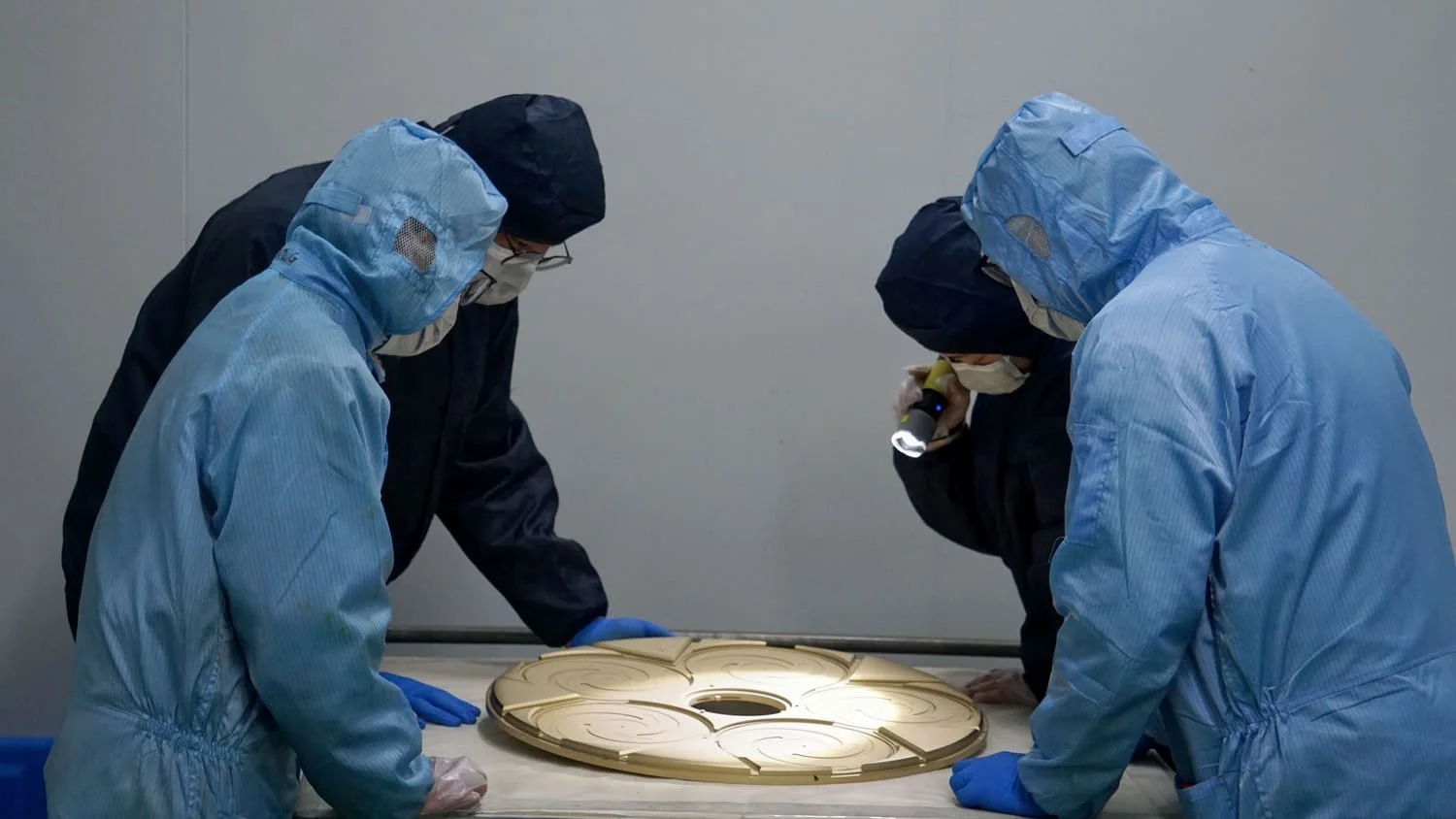 ยินดีต้อนรับลูกค้าเข้าเยี่ยมชมการเคลือบ SIC/ TAC ของ Veteksemicon และโรงงานกระบวนการ epitaxy