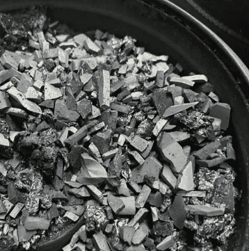 คอขวดที่มองไม่เห็นในการเติบโตของ SiC: เหตุใดวัตถุดิบ SiC CVD จำนวนมาก 7N จึงเข้ามาแทนที่ผงแบบดั้งเดิม